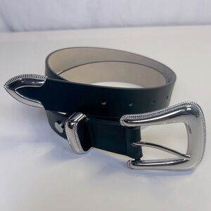 NWOT Women’s Black Faux Leather Western Belt with Shiny Silver Hardware. Size M